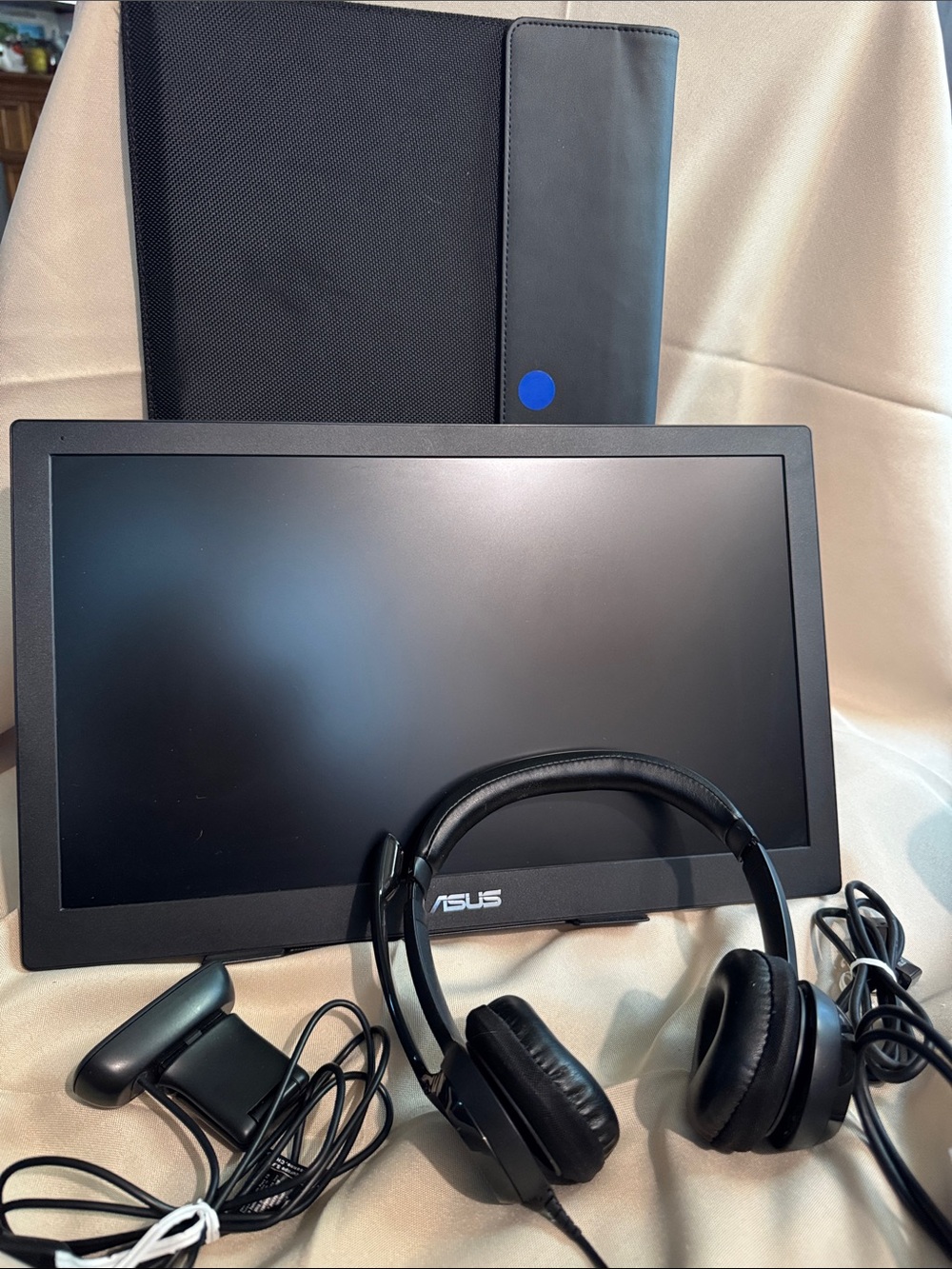 ASUS Portable Monitor with Black Over-Ear Headphones
